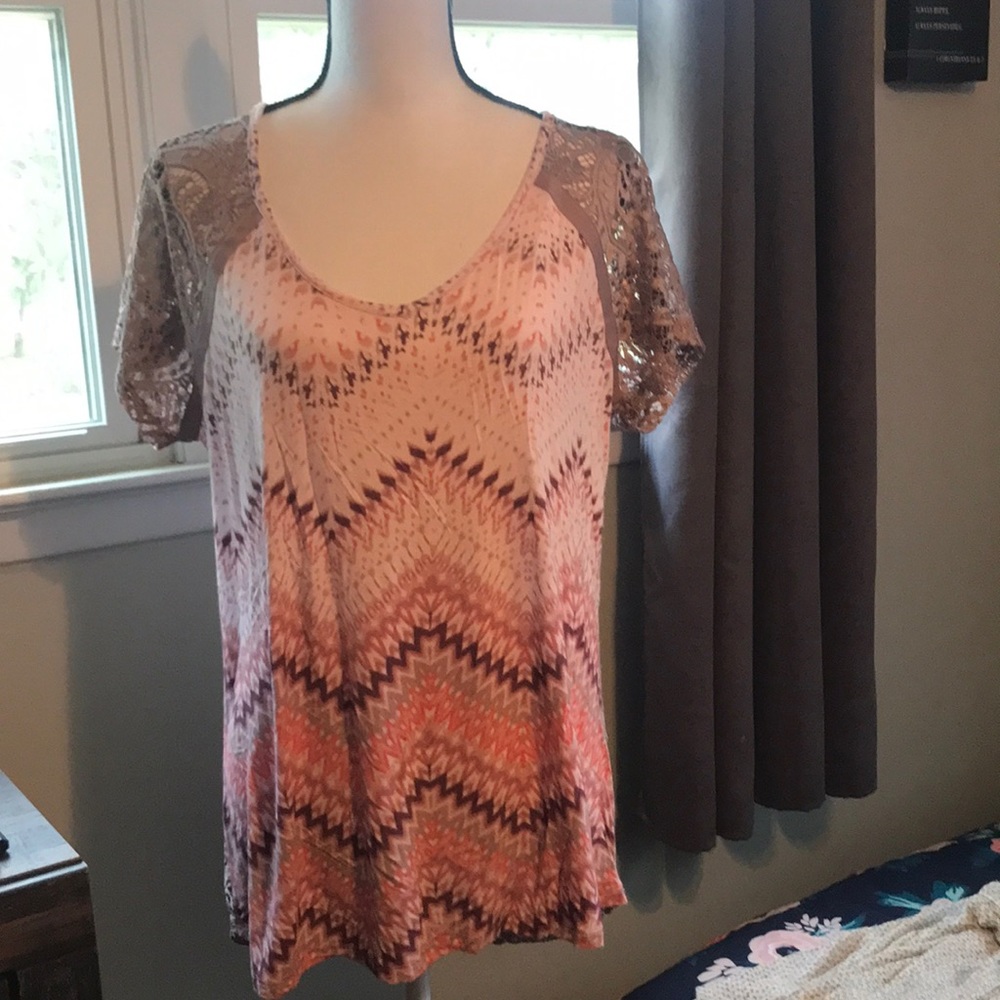 Maurices short sleeve lace detail shirt